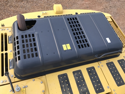 KOMATSU PC200-8MO กล้องหลัง(6000 ชั่วโมง)PM7000 ขอรูปเพิ่มได้ครับ รถสวยพร้อมใช้งาน สนใจติดต่อ 081-4283210