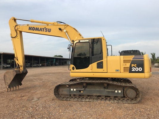 KOMATSU PC200-8MO กล้องหลัง(6000 ชั่วโมง)PM7000 ขอรูปเพิ่มได้ครับ รถสวยพร้อมใช้งาน สนใจติดต่อ 081-4283210