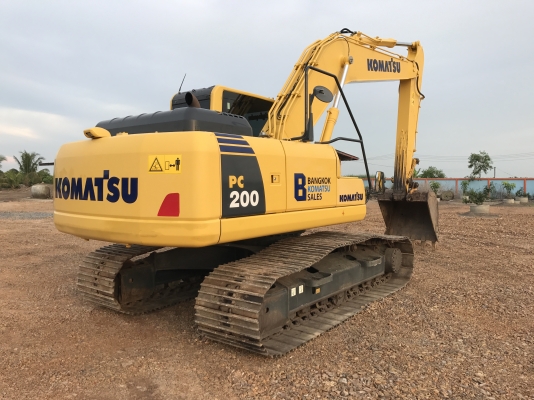 KOMATSU PC200-8MO กล้องหลัง(6000 ชั่วโมง)PM7000 ขอรูปเพิ่มได้ครับ รถสวยพร้อมใช้งาน สนใจติดต่อ 081-4283210