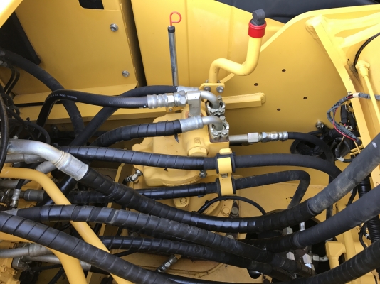 KOMATSU PC200-8MO กล้องหลัง(6000 ชั่วโมง)PM7000 ขอรูปเพิ่มได้ครับ รถสวยพร้อมใช้งาน สนใจติดต่อ 081-4283210