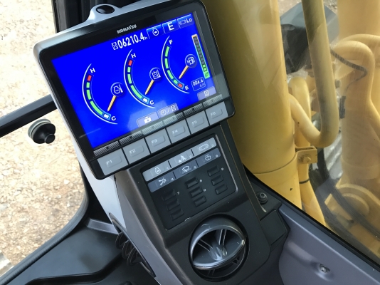 KOMATSU PC200-8MO กล้องหลัง(6000 ชั่วโมง)PM7000 ขอรูปเพิ่มได้ครับ รถสวยพร้อมใช้งาน สนใจติดต่อ 081-4283210