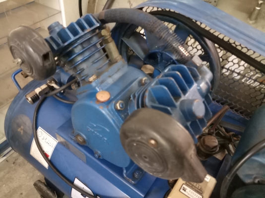 ปั๊มลม PUMA 64 ลิตร