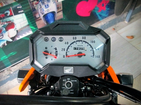 zoomer x 2013 สีส้ม รถบ้าน เครื่องดี สีสวย 26900