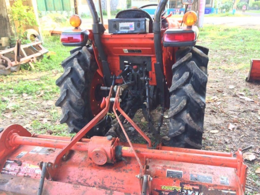 รถไถL3608 อุปกรณ์สามอย่าง