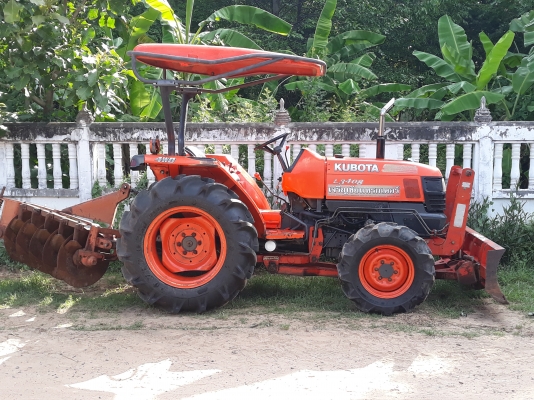 ขายรถไถL3408สภาพพร้อมใช่งานเล่มทะบียนพร้อมโอนมาพร้อมอุปกร3ชิ้นดันหน้า+ผาน5!+คาด