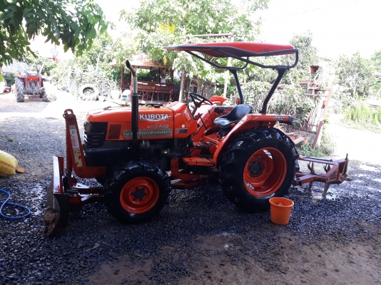 ขายรถไถL3408สภาพพร้อมใช่งานเล่มทะบียนพร้อมโอนมาพร้อมอุปกร3ชิ้นดันหน้า+ผาน5!+คาด ขายรถไถL3408สภาพพร้อมใช่งานเล่มทะบียนพร้อมโอนมาพร้อมอุปกร3ชิ้นดันหน้า+ผาน5!+คาด