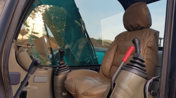 ขายรถแบคโฮ KOBELCO SK115SR-1ES YV04 Grand Beetle ตีนเป็ด ใช้งาน 4 พันชั่วโมง สภาพเทพบุตร