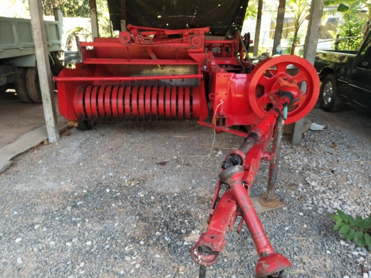 ขายเครื่องอัดฟาง แม็กซี่ 124 ป้ายเหลือง