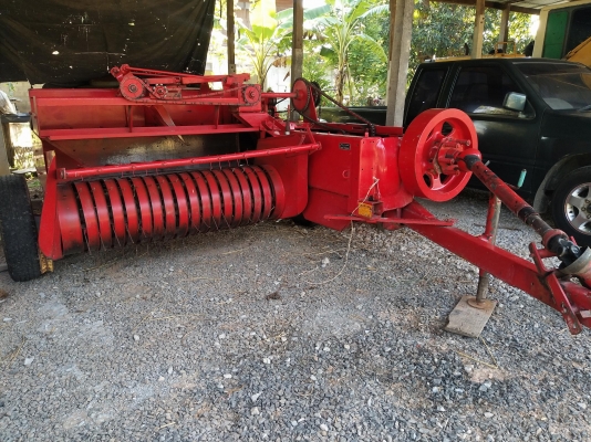 ขายเครื่องอัดฟาง แม็กซี่ 124 ป้ายเหลือง