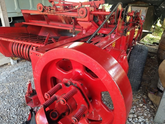 ขายเครื่องอัดฟาง แม็กซี่ 124 ป้ายเหลือง