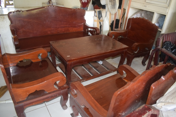 ขายโต๊ะชุดไม้มะค่าเก่า