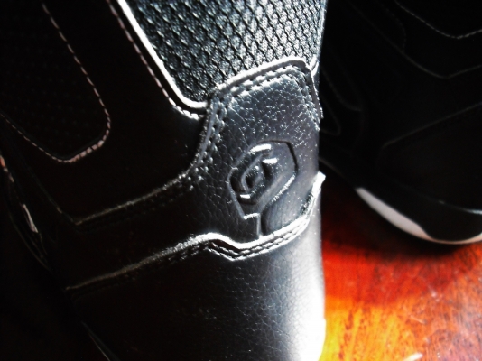 รองเท้า Salomon ใส่ขับขี่มอเตอร์ไซด์