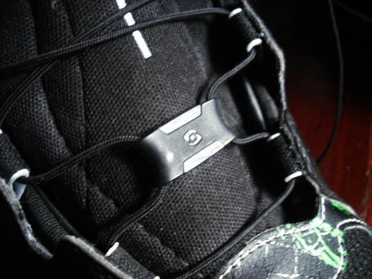 รองเท้า Salomon ใส่ขับขี่มอเตอร์ไซด์