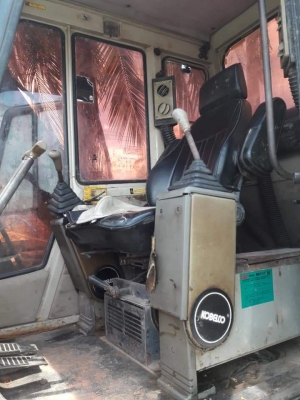 รถบ้านฝากขาย..KOBELCO SK100   04  มาร์คทู  เก่าใน  สภาพดี  พร้อมใช้  โทร 089-3818694  จ๊อย..