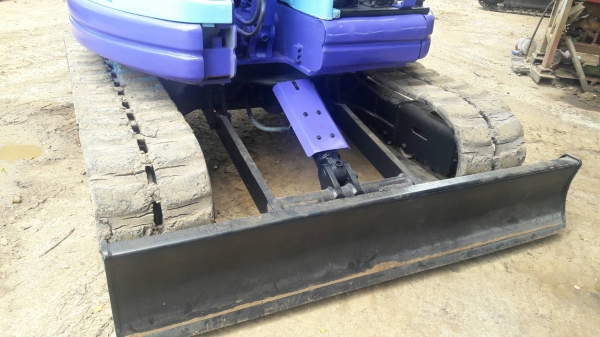 ขายรถขุด KOMATSU รุ่น PC50UU-2  เครื่องยนต์ 4D84 /ปั๊มเฟือง/คอนโทรนน้ำมัน/อ๊อฟเซ็ทบูม รถสวย ชั่วโมงน้อย รถจอดนาน  /ใบมีด/แทรคยาง ขายถูก