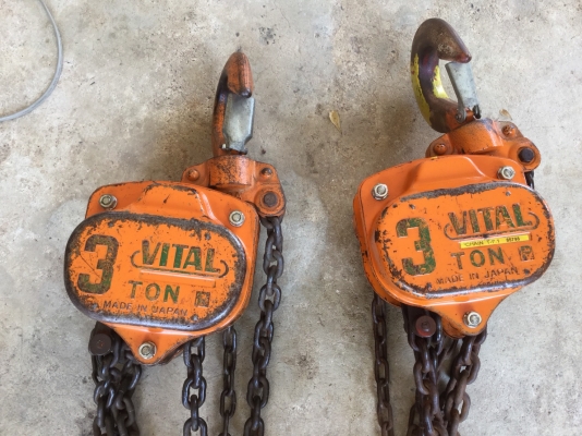 ขายรอกยกได้ 3 ตัน Made in Japan ยี่ห้อ Vital สภาพสวย เดิมๆ ยังไม่ผ่านการซ่อม ใช้งานได้ปกติ   ราคาตัวละ 5,900 บาท รวมส่ง