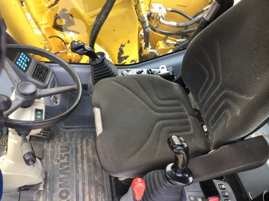 Komatsu PW130-7K รถขุดล้อยาง นำเข้าจากญี่ปุ่น โทร. 080-6565422 (หนิง)