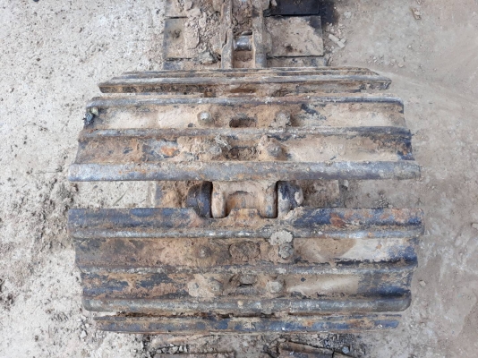 ขายโซ่ komatsu 120 พร้อมใบ 90ใบ 2เส้น พร้อมเฟืองสป๊อกเก๊ต