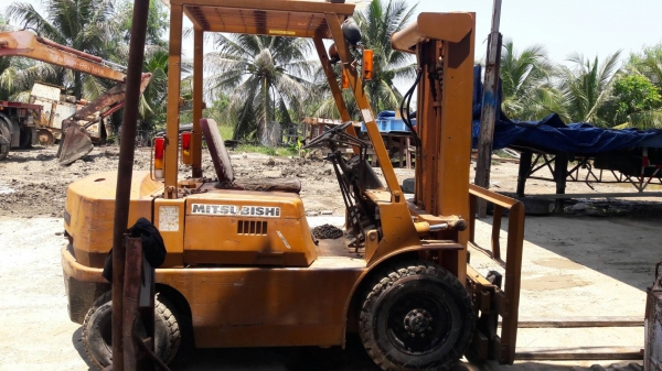 ขายรถยก MITSUBISHI รุ่น FD25 ยางล้อตัน เสา2ท่อน เชื้อเพลิง ดีเซล สภาพเดิมๆสินค้าเก่านอก ใช้งานได้ดี ขายตามสภาพ ขายรถยก MITSUBISHI รุ่น FD25 ยางล้อตัน เสา2ท่อน เชื้อเพลิง ดีเซล สภาพเดิมๆสินค้าเก่านอก ใช้งานได้ดี ขายตามสภาพ