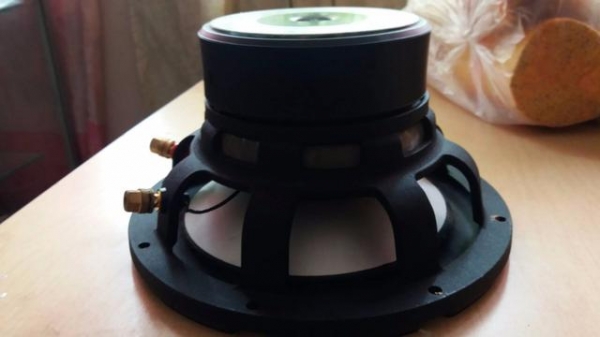 SUB .AURA made in USA 10 นิ้ว 1 ดอก แน่นๆ หนักๆ SUB .AURA made in USA 10 นิ้ว 1 ดอก แน่นๆ หนักๆ