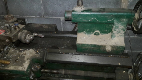 เครื่องกลึงหกฟุต รูเพลาสองนิ้ว กลึงเกลียวมิลนิ้วได้ เปลี่ยนเฟือง เครื่องกลึงหกฟุต รูเพลาสองนิ้ว กลึงเกลียวมิลนิ้วได้ เปลี่ยนเฟือง