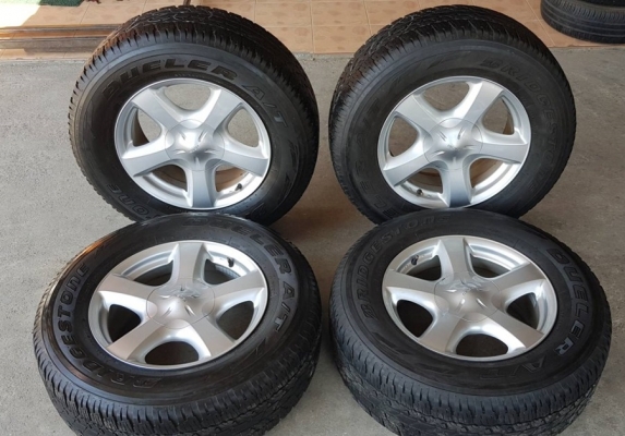 ขายล้อISUZU V Cross17 ยาง265/65/17 ปี 16   4 ล้อ
