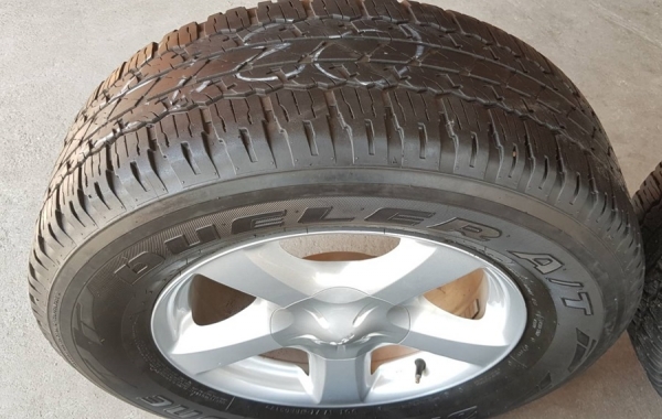 ขายล้อISUZU V Cross17 ยาง265/65/17 ปี 16 4 ล้อ ขายล้อISUZU V Cross17 ยาง265/65/17 ปี 16 4 ล้อ