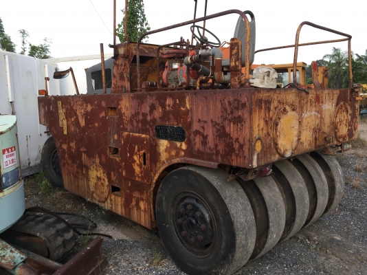 รถบดยาง 9ล้อ