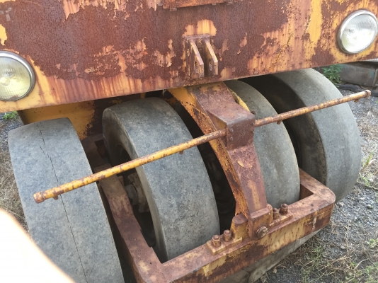 รถบดยาง 9ล้อ