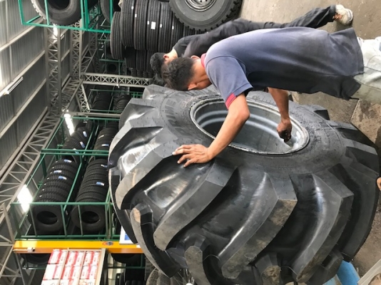 28 L 26 ยางรถรีไซร์กิ้ง