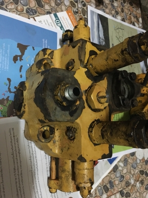 รถตัก KOMATSU 510#กระปุกพวงมาลัย+คอนโทรลพวงมาลัย รถตัก KOMATSU 510#กระปุกพวงมาลัย+คอนโทรลพวงมาลัย