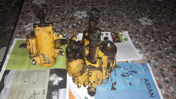 รถตัก KOMATSU 510#กระปุกพวงมาลัย+คอนโทรลพวงมาลัย