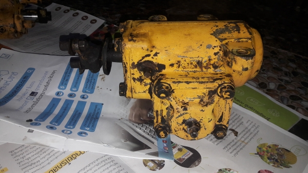 รถตัก KOMATSU 510#กระปุกพวงมาลัย+คอนโทรลพวงมาลัย รถตัก KOMATSU 510#กระปุกพวงมาลัย+คอนโทรลพวงมาลัย