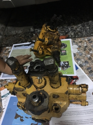 รถตัก KOMATSU 510#กระปุกพวงมาลัย+คอนโทรลพวงมาลัย รถตัก KOMATSU 510#กระปุกพวงมาลัย+คอนโทรลพวงมาลัย