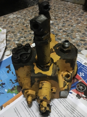 รถตัก KOMATSU 510#กระปุกพวงมาลัย+คอนโทรลพวงมาลัย รถตัก KOMATSU 510#กระปุกพวงมาลัย+คอนโทรลพวงมาลัย