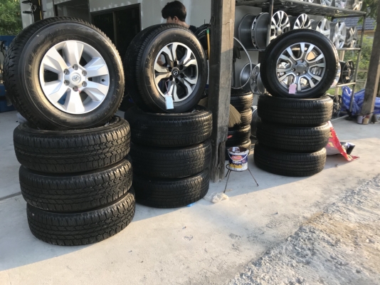 ล้อ isuzu ขอบ 18 พร้อมยางป้ายแดงปี18