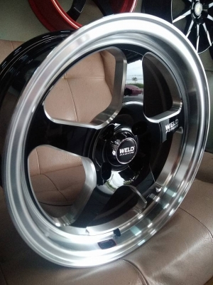 แม็กใหม่ลายเวล ขอบ 15 ราคา 8500 บาท พร้อมติดตั้ง