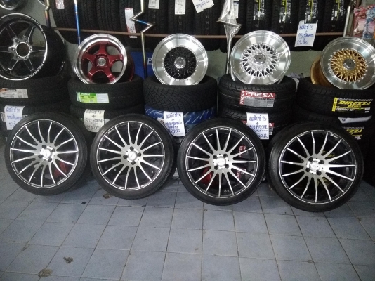 แม็กขอบ 17 กว้าง 8 ติดยางดันลอป ราคา 4000 บาท