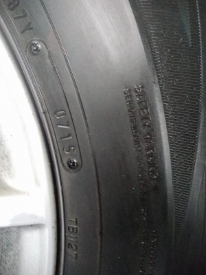 ล้อเดิม 6 รู ขอบ 17 ยางปี 15 ราคา 5500 บาท