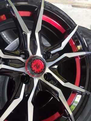 แม็กใหม่ขอบ 15 ราคา 7900 พร้อมยางไทยปี18 ราคา 12900 บาท พร้อมติดตั้ง