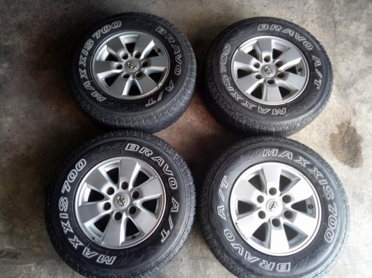 ล้อพีรันเนอร์15x7+225/75/15ปี1011มีร่องลอยตามการใช้งาน  ดอกยางมีตามรูป ชุด4500บ.โทร0879050181ส่งได้ทั่วไทย