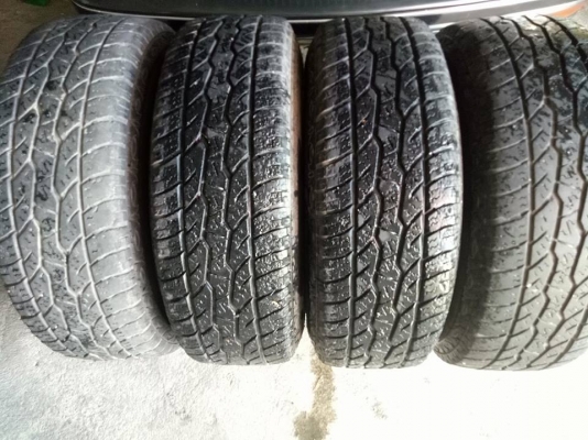 ล้อพีรันเนอร์15x7+225/75/15ปี1011มีร่องลอยตามการใช้งาน  ดอกยางมีตามรูป ชุด4500บ.โทร0879050181ส่งได้ทั่วไทย