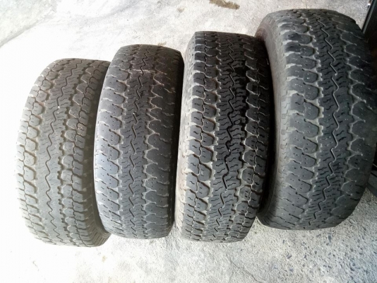 ล้อเดิมวีโก้15&times;6.5+225/70/15ปี14 มีร่องลอยตามการใช้งาน  ยางหนาคู่ บางคู่ ชุด3500บ.โทร0879050181ส่งได้ทั่วไทย