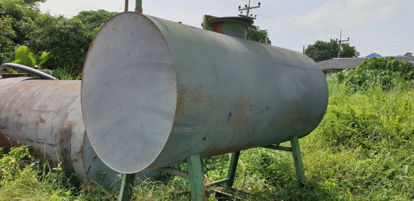 ถังน้ำพร้อมขา  ขนาด ยาว 2.45 เมตร  สูง 1.17เมตร  กว้าง 1.17 เมตร