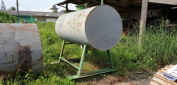 ถังน้ำพร้อมขา  ขนาด ยาว 2.45 เมตร  สูง 1.17เมตร  กว้าง 1.17 เมตร