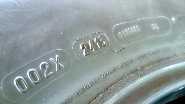 ล้อกระทะ 6รู ขอบ17 พร้อมยางมิชลิน 265 65R17 ปี13