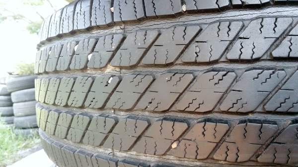 ล้อกระทะ 6รู ขอบ17 พร้อมยางมิชลิน 265 65R17 ปี13