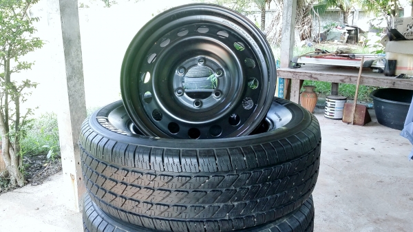 ล้อกระทะ 6รู ขอบ17 พร้อมยางมิชลิน 265 65R17 ปี13