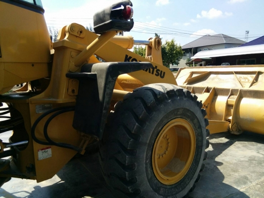 รถตักล้อยาง komatsu wa300
