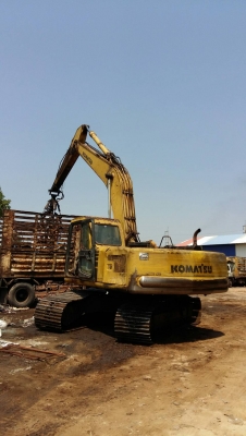 ขายรถแม็กโคKomatsu PC200-6มีเอกสารพร้อมโอน